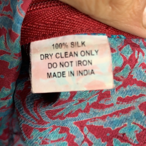 Rich and beautiful silk kurti. By designer Anupamaa. Best fits size S. - Picture 6 of 12